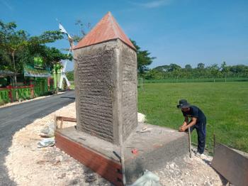 Warga Ngrancang Suripno, Turut Bantu Pembuatan Tugu Kemanunggalan TMMD Bojonegoro